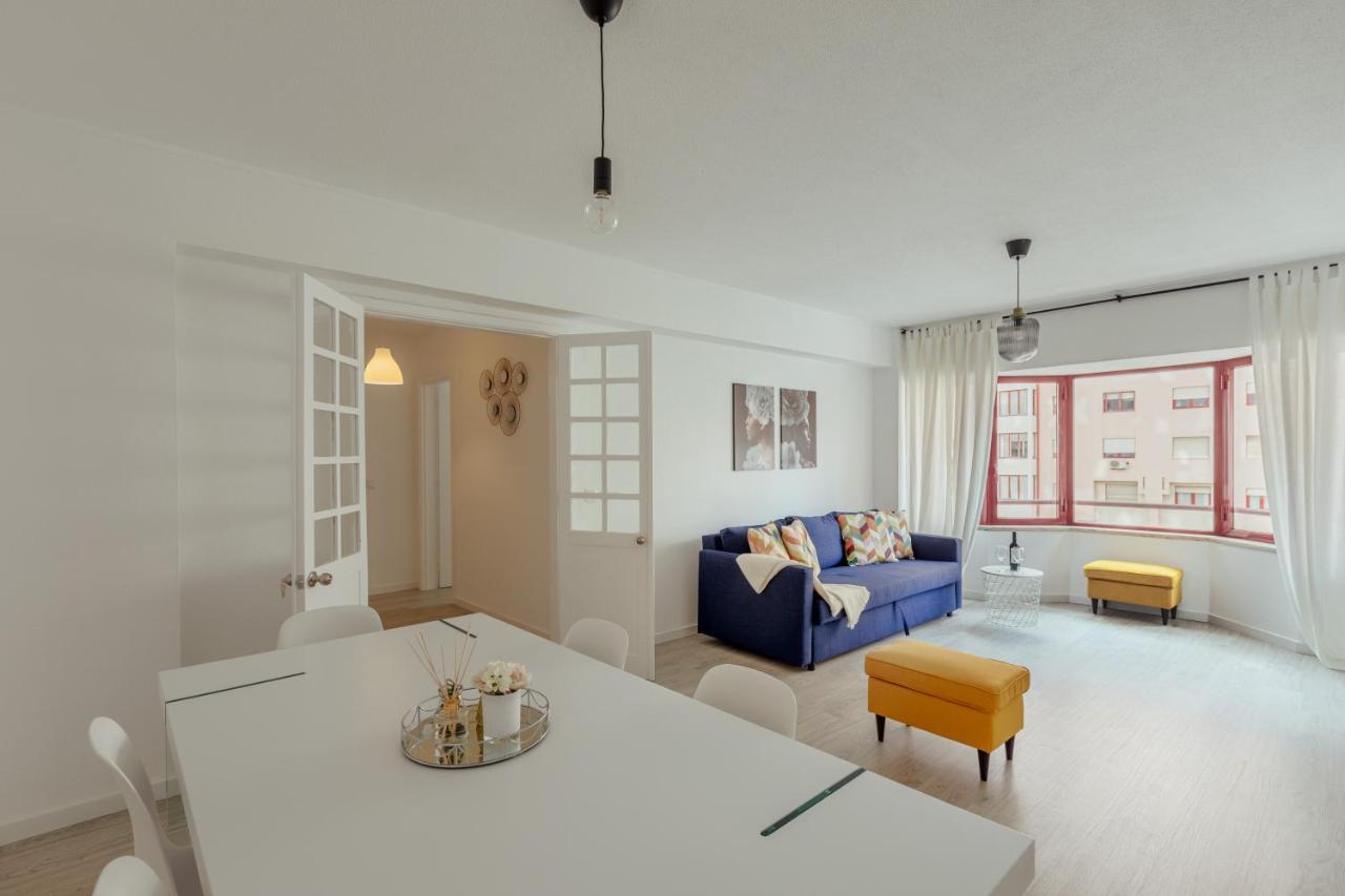 Elegant 3 Bedroom Apt - City Centre - Garage - Metro Lisboa Exterior foto