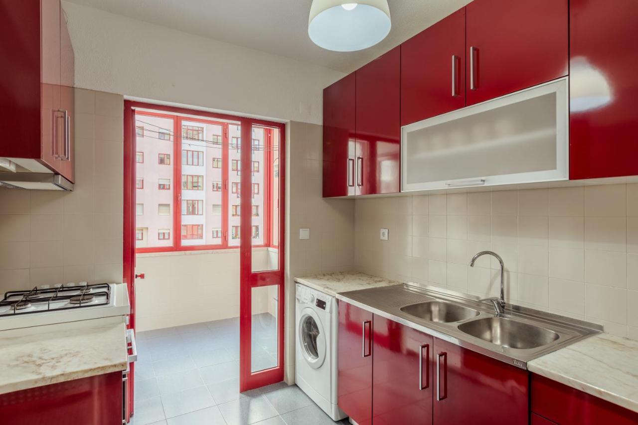 Elegant 3 Bedroom Apt - City Centre - Garage - Metro Lisboa Exterior foto
