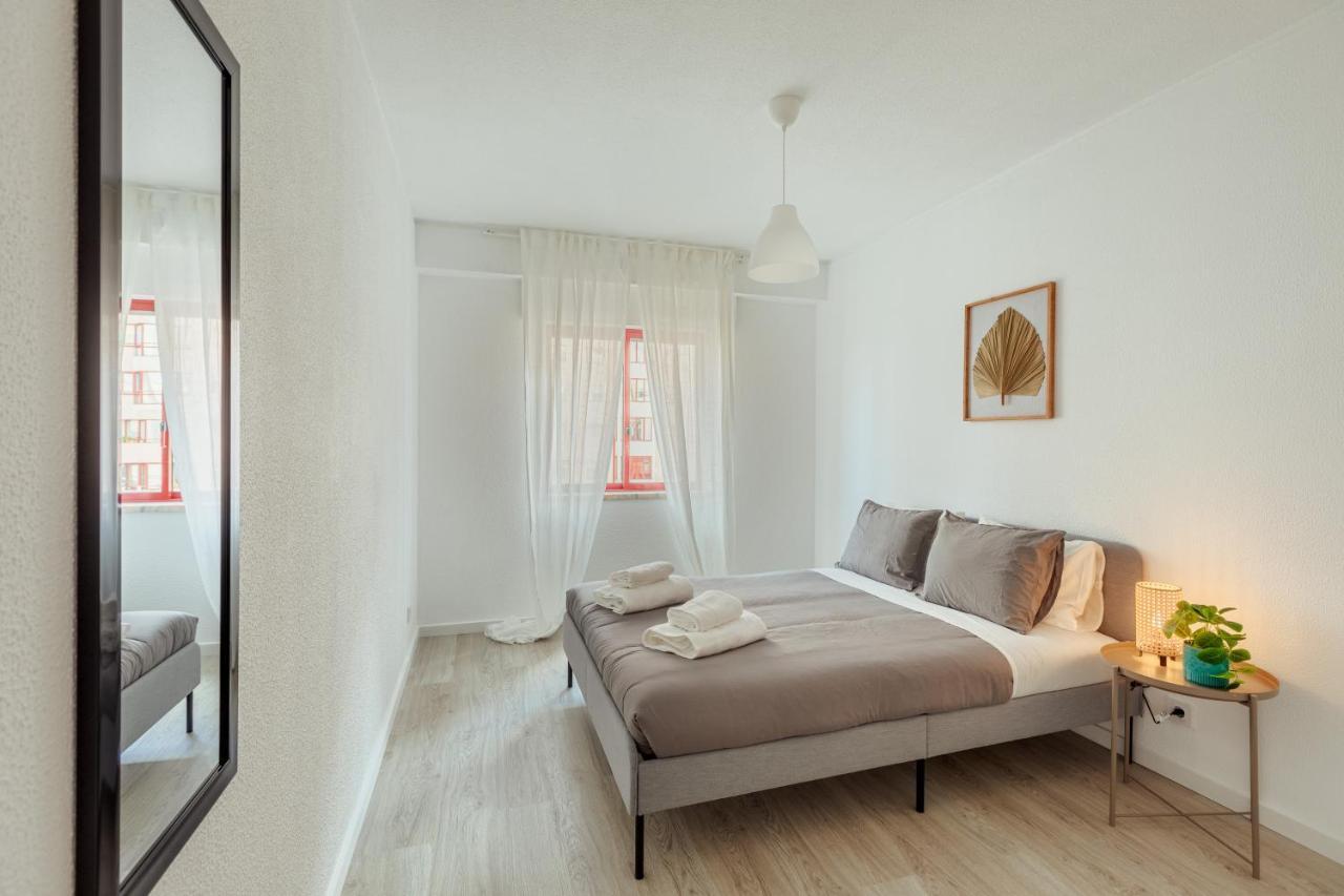 Elegant 3 Bedroom Apt - City Centre - Garage - Metro Lisboa Exterior foto