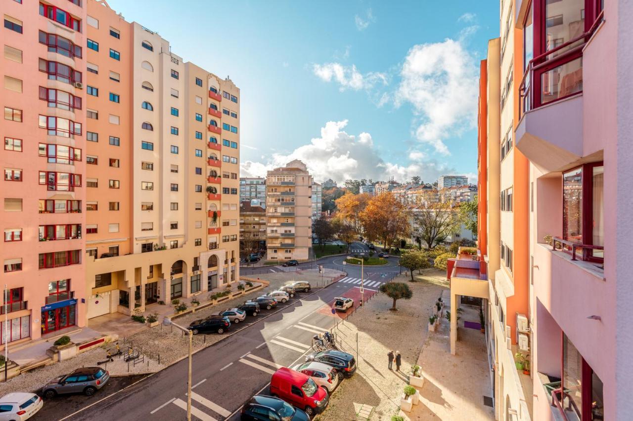 Elegant 3 Bedroom Apt - City Centre - Garage - Metro Lisboa Exterior foto