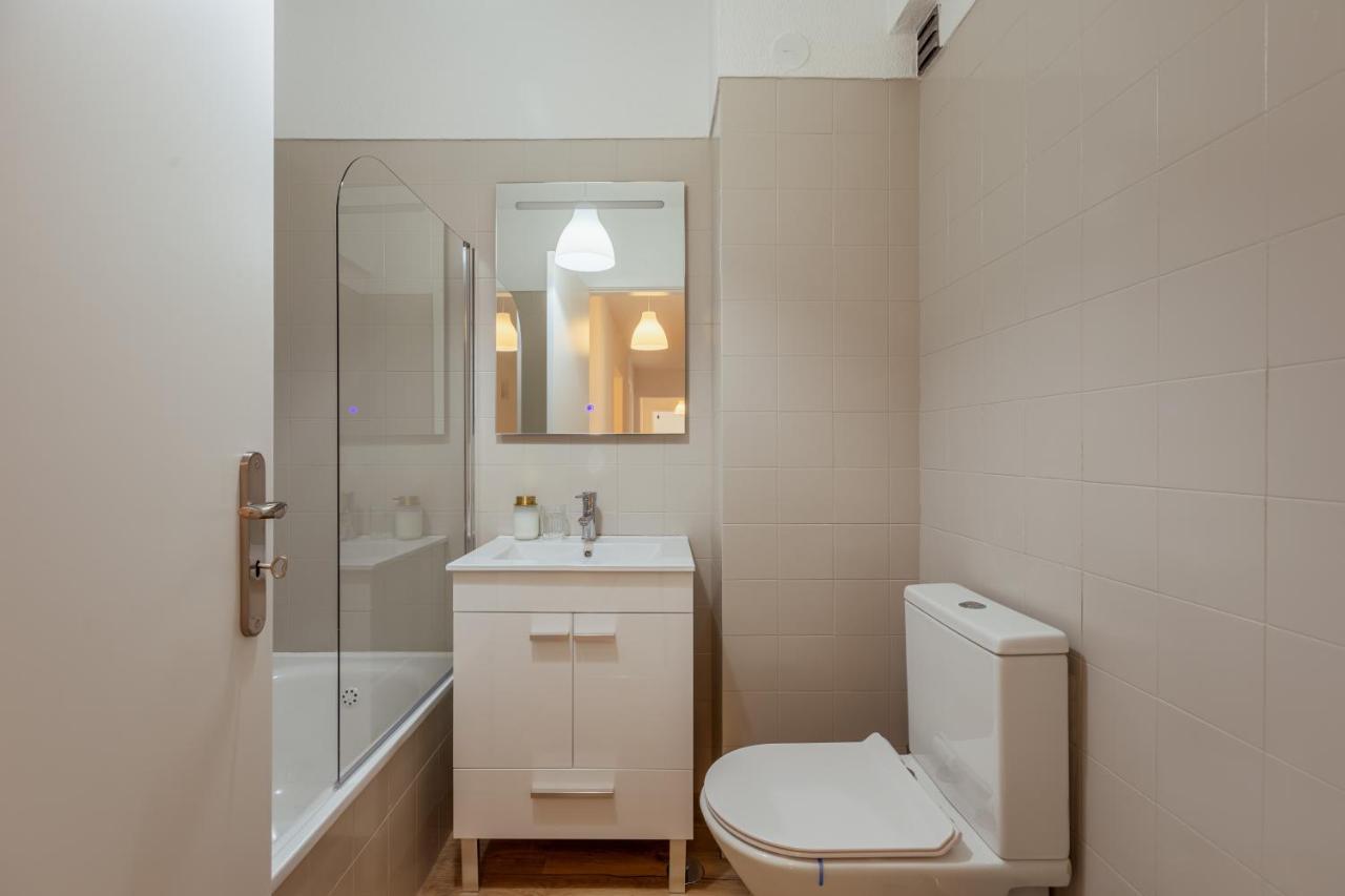 Elegant 3 Bedroom Apt - City Centre - Garage - Metro Lisboa Exterior foto